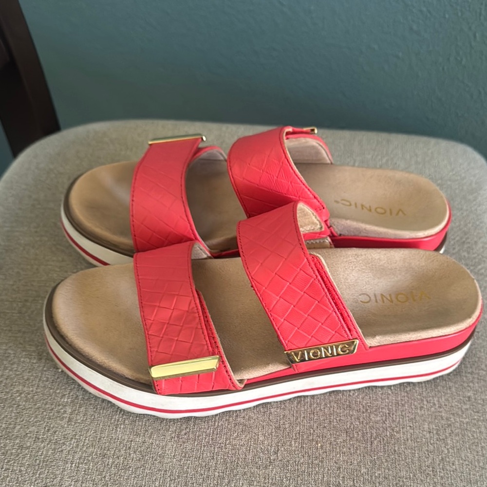 Vionic Brandie Platform Women's Red Sandals